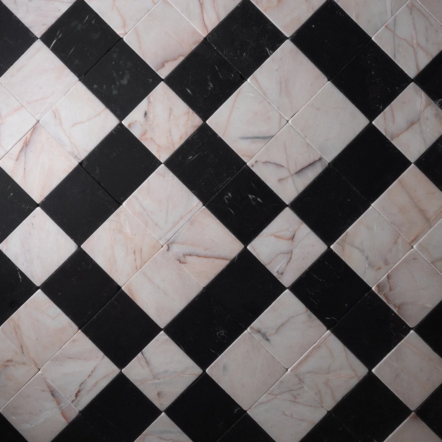 White #7 & Nero St. Gabriel  4"x4" Checkered Tumbled Marble - Image 3